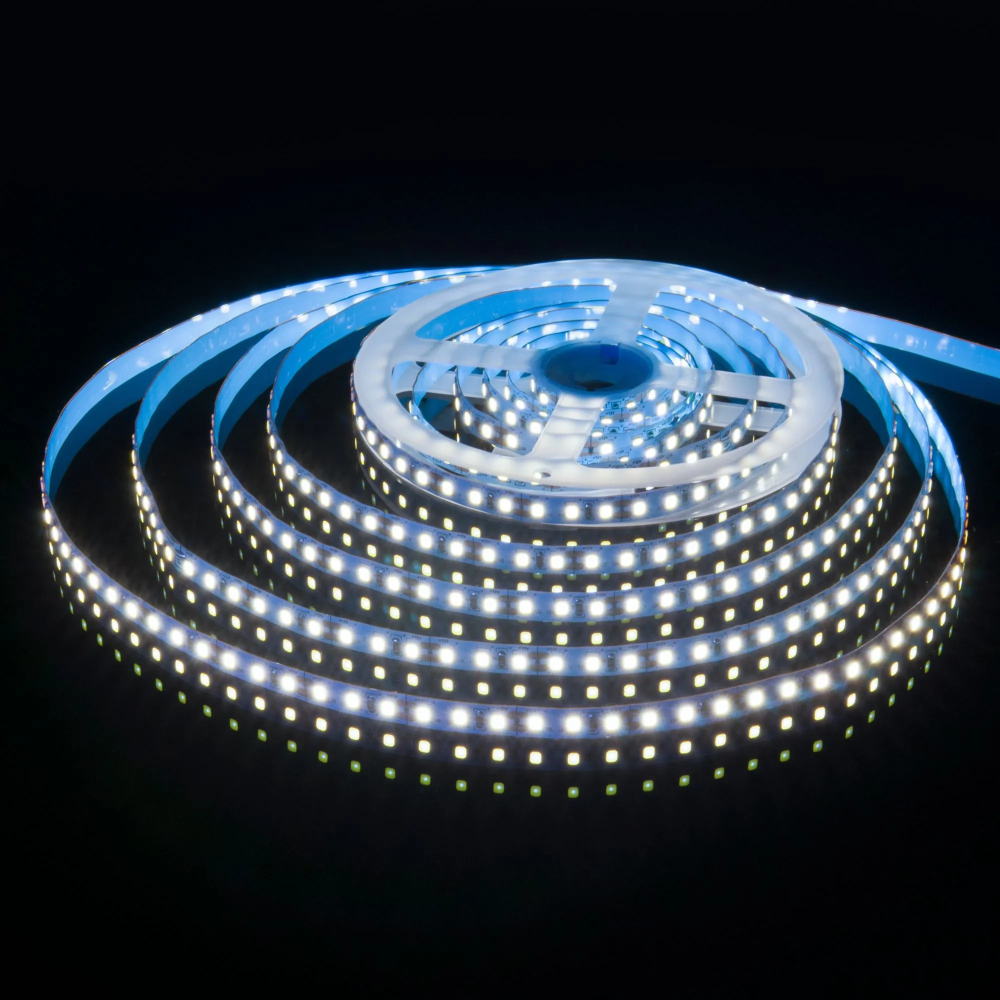 Набор светодиодной ленты Набор светодиодной ленты 12V 9,6W 120Led 2835 IP20 дневной белый, 5м Elektr